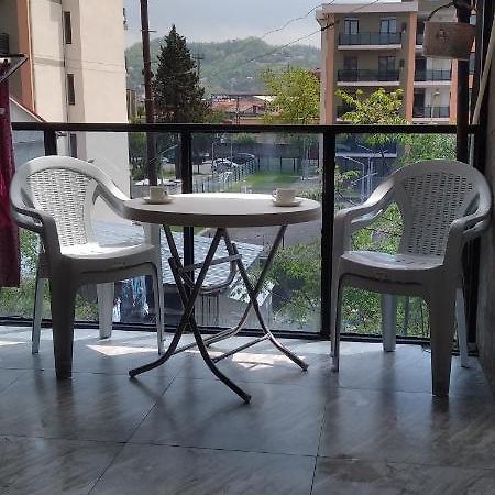 Bright And Cozy Apartment Batumi Exterior foto