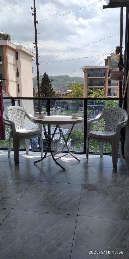 Bright And Cozy Apartment Batumi Exterior foto